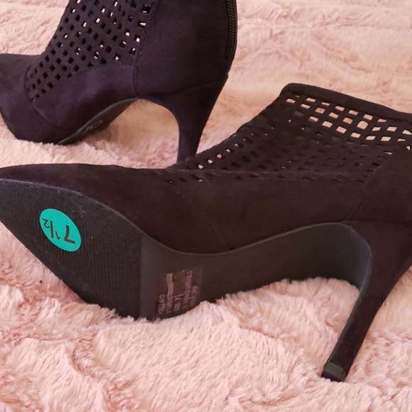 Black suede heels - Picture 3 of 4